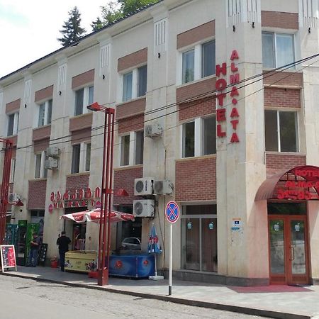 Alma-Ata Hotel Bordzjomi Buitenkant foto