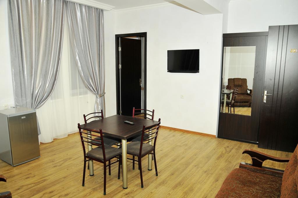 Alma-Ata Hotel Bordzjomi Kamer foto