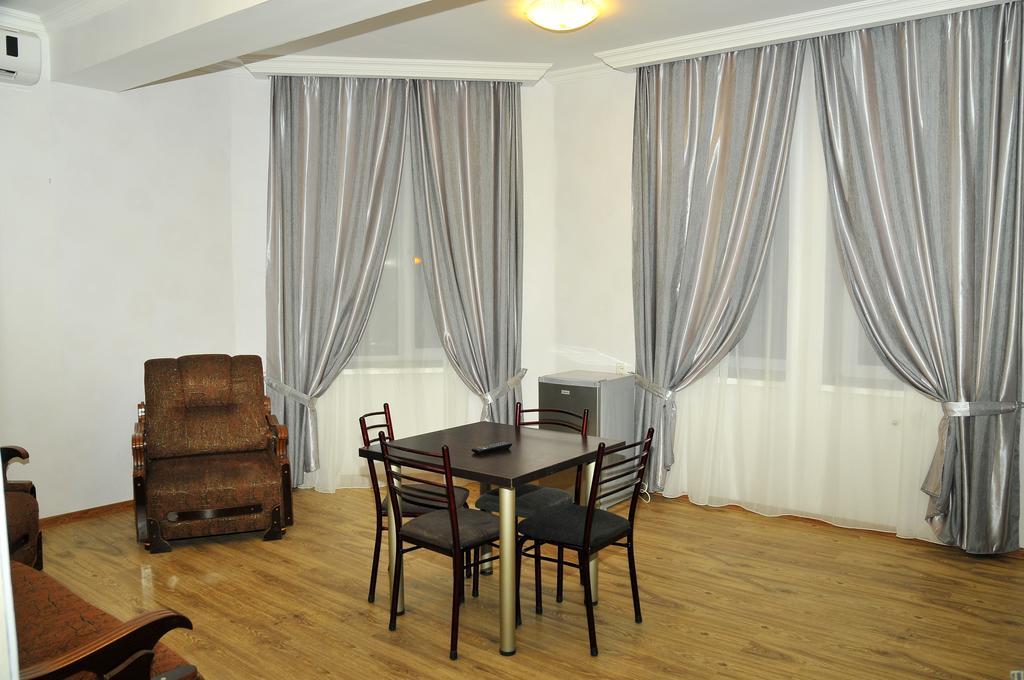 Alma-Ata Hotel Bordzjomi Kamer foto